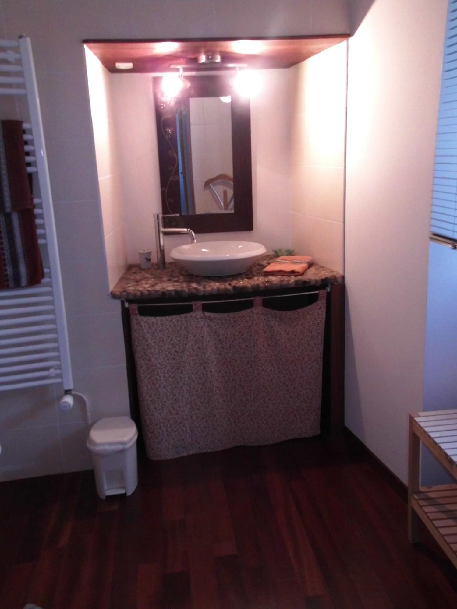 Le Clos Des Tilleuls D Day Home, Chambres D'Hotes, Suite Avec Sauna Privatif, Suite Avec Balneotherapie Privative, En Supplement Option Spa Bain A Remous La Vendelee Ruang foto